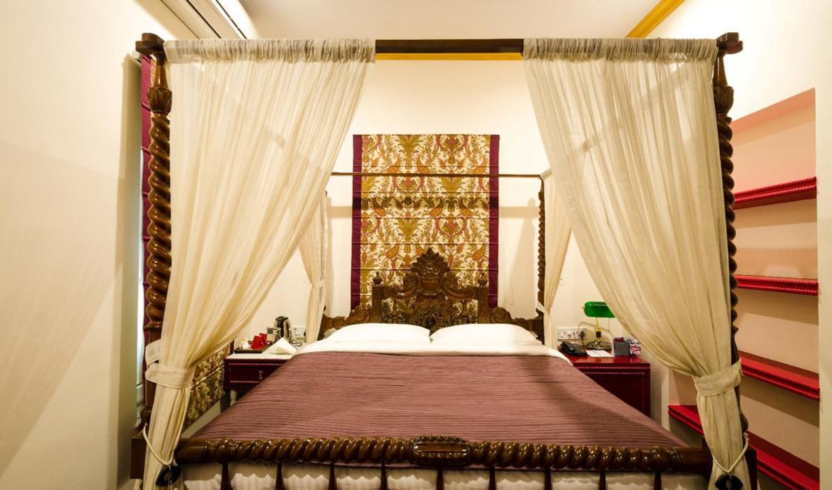 เดอะ คอร์เนอร์ คอร์ตยาร์ด Hotel โกลกาตา ภายนอก รูปภาพ