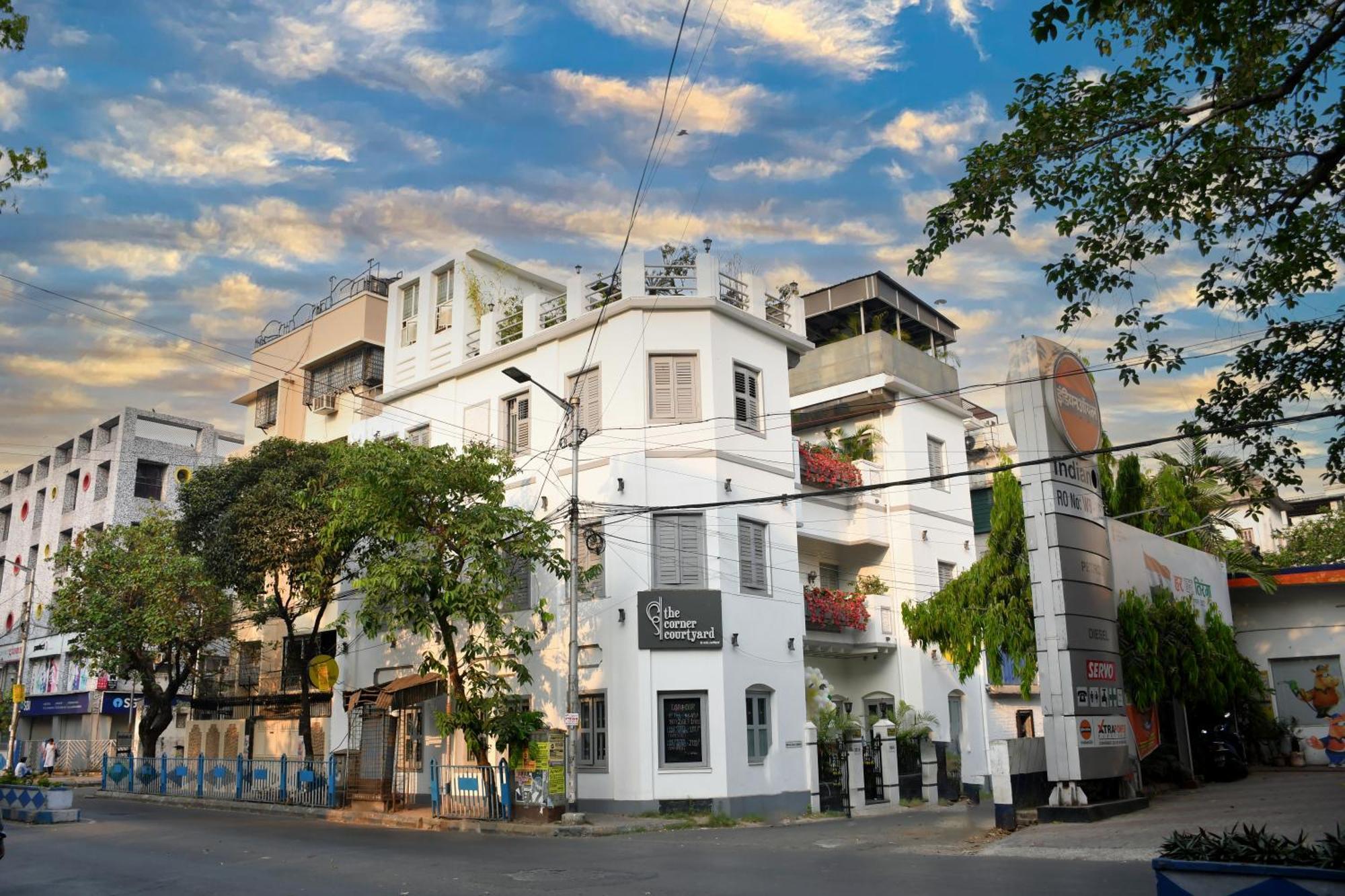 เดอะ คอร์เนอร์ คอร์ตยาร์ด Hotel โกลกาตา ภายนอก รูปภาพ