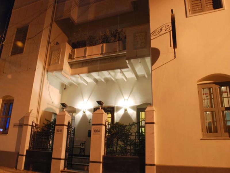 เดอะ คอร์เนอร์ คอร์ตยาร์ด Hotel โกลกาตา ภายนอก รูปภาพ