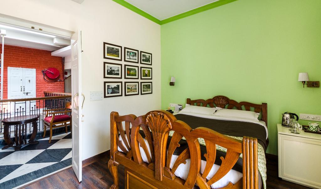 เดอะ คอร์เนอร์ คอร์ตยาร์ด Hotel โกลกาตา ภายนอก รูปภาพ