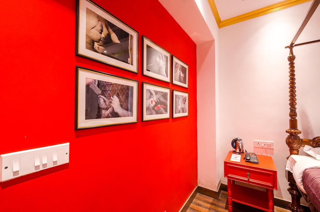 เดอะ คอร์เนอร์ คอร์ตยาร์ด Hotel โกลกาตา ภายนอก รูปภาพ