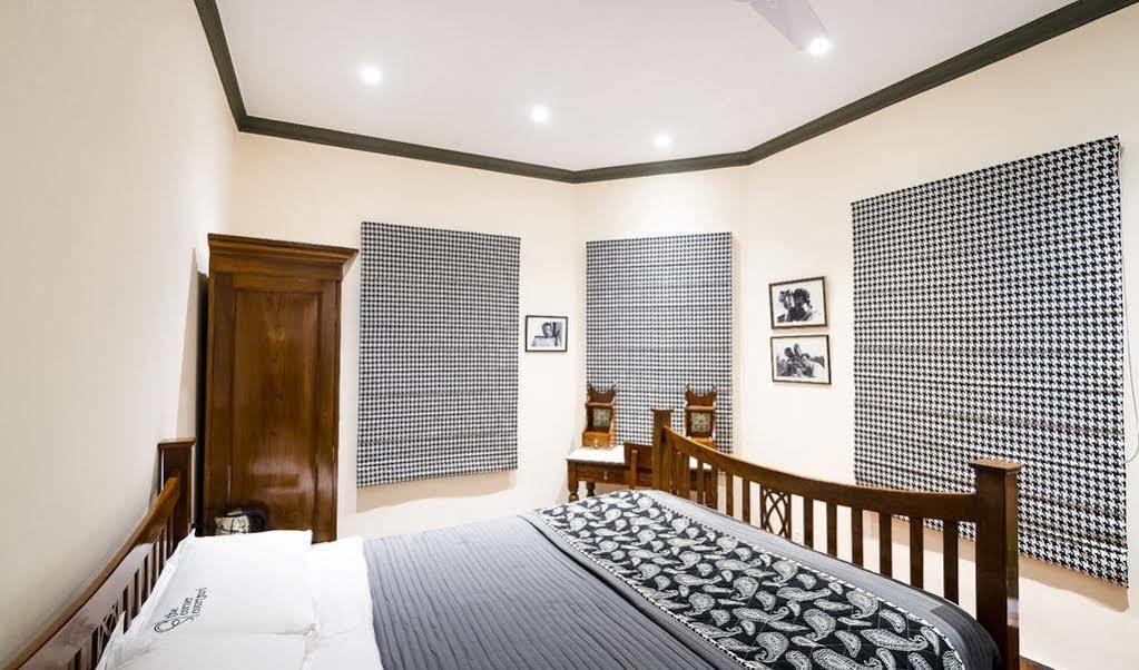 เดอะ คอร์เนอร์ คอร์ตยาร์ด Hotel โกลกาตา ภายนอก รูปภาพ