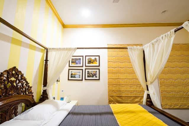 เดอะ คอร์เนอร์ คอร์ตยาร์ด Hotel โกลกาตา ภายนอก รูปภาพ